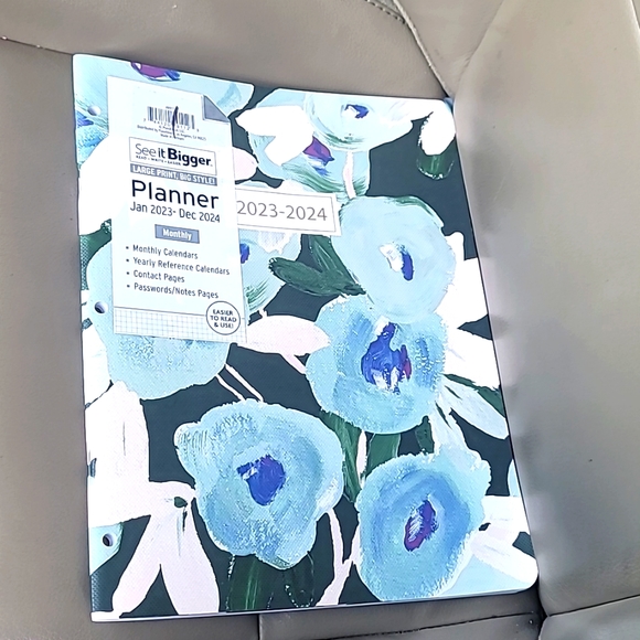 MONTHLY PLANNER 2023-2024 SET IT BIGGER - Picture 8 of 15